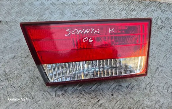 Hyundai Sonata Tailgate rear/tail lights 924033K0