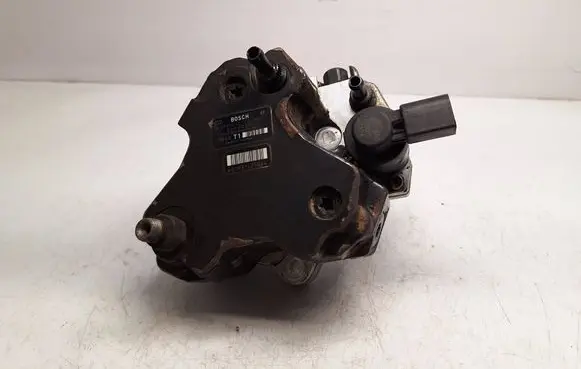 BMW 5 E60 E61 Fuel injection high pressure pump 7788678 13518511826 13517805523