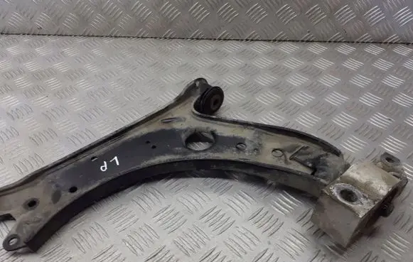 Volkswagen Golf V Front control arm