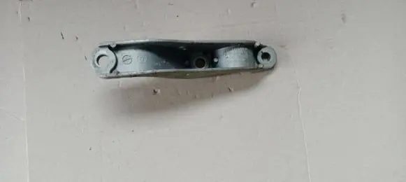 BMW 5 G30 G31 G38 Sway bar bush bracket, front 6861473