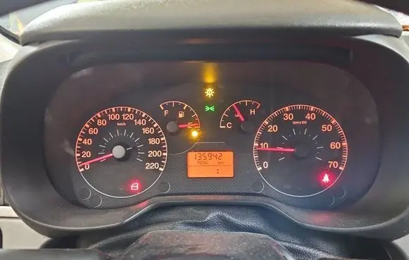 Speedometer (instrument cluster)