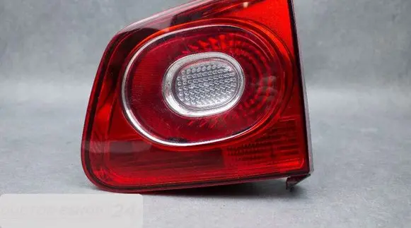Volkswagen Tiguan Tailgate rear/tail lights 5N0945094B
