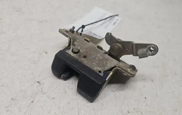 Opel Omega B2 Tailgate/trunk/boot lock/catch/latch 90563999