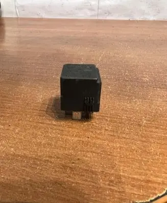 Mercedes-Benz E W210 Other relay A0025421319 D3114