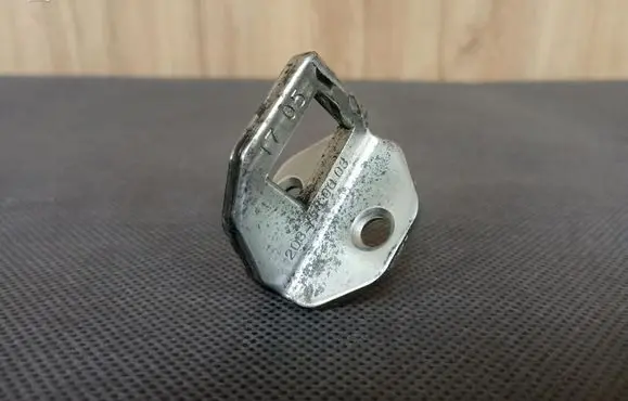 Mercedes-Benz CLK A209 C209 Tailgate/trunk/boot lock/latch/bracket 2037580003 A2037580003