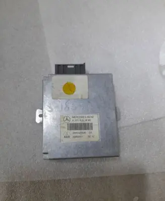 Mercedes-Benz E W211 Bluetooth control unit module A2118202485 2118202485