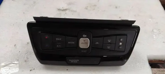 Nissan Leaf II (ZE1) Climate control unit 275005SE0B 684125CH0B