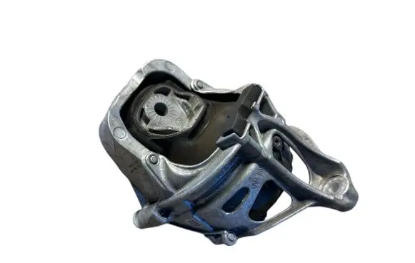 Engine mount bracket