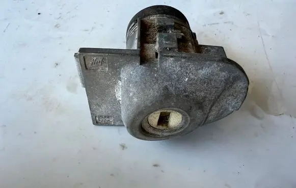 Land Rover Discovery Sport Front door lock (next to the handle) 30784963