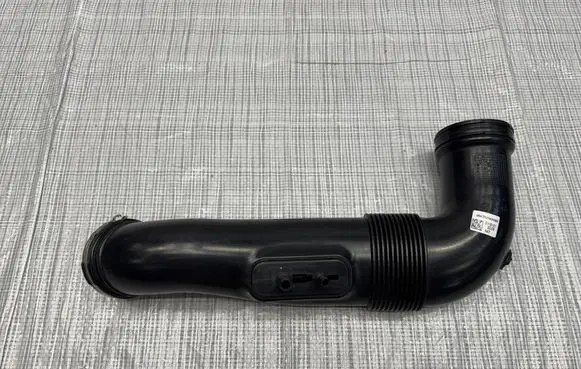 Maserati Grecale Air intake hose/pipe 06701565080