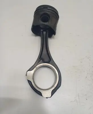 Mercedes-Benz Sprinter W906 Piston with connecting rod 8340E