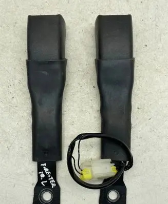 Subaru Forester SG Middle seatbelt buckle (rear) E063002 C751 B500