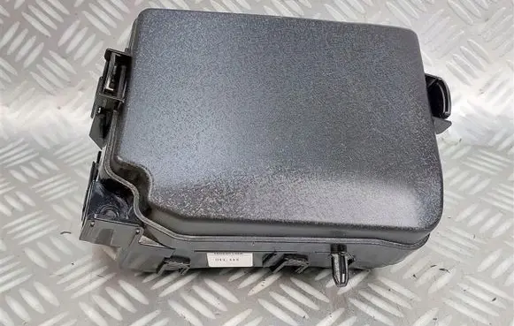 KIA Carens III Fuse module 91722-A4610
