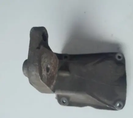 Volkswagen Golf III Engine mounting bracket 1H0199354A