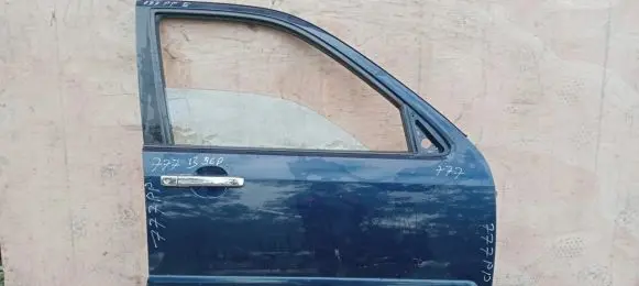 Honda CR-V Front door
