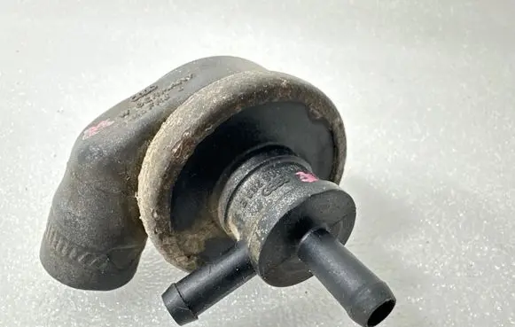 Audi 80 90 S2 B4 Valve vacuum 034906283E