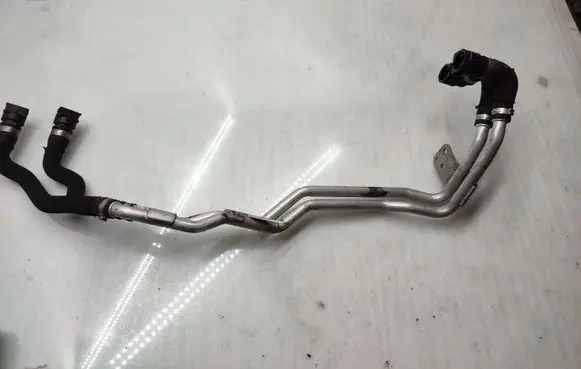 BMW 7 G11 G12 Engine coolant pipe/hose 8571601