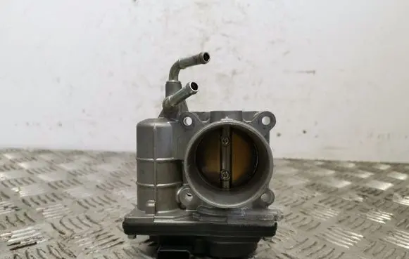 Nissan Juke I F15 Throttle valve 52601