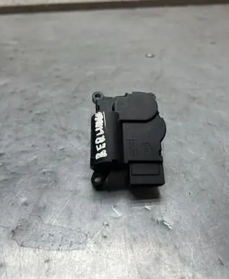 Citroen Berlingo Air flap motor/actuator A21900200 3093701 040211