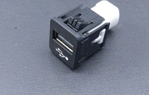 BMW 3 G20 G21 USB socket connector 9229294 84109229294 8410922929402