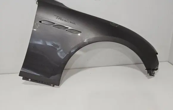 Maserati Ghibli Fender 673002042