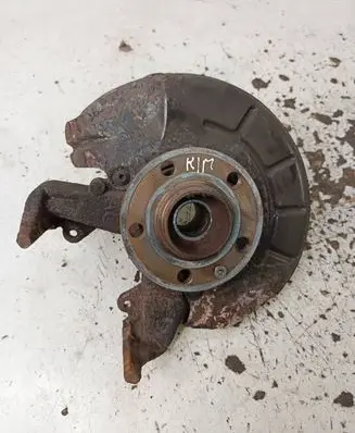 Volkswagen Polo V 6R Front wheel hub