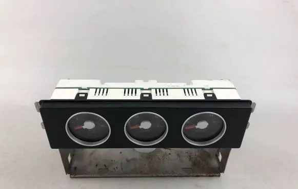 Mitsubishi L200 Speedometer (instrument cluster) 943002C700