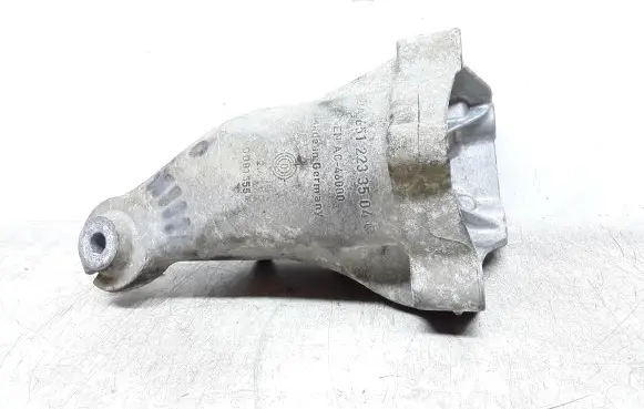Mercedes-Benz E W212 Engine mounting bracket A6512233504