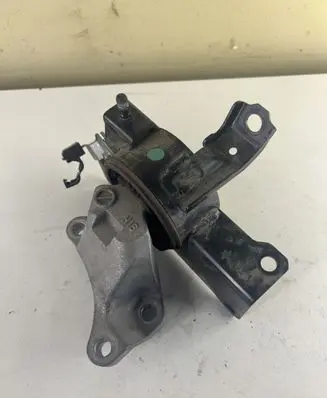 Suzuki Ignis Engine mount bracket
