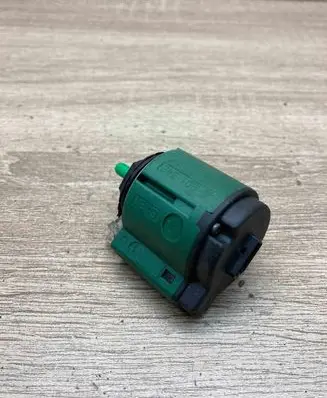 BMW 5 E39 Light switch 6901342 530893