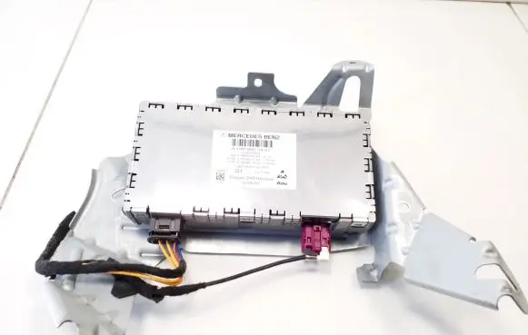 Mercedes-Benz E W212 HiFi Audio sound control unit A1669003407 A1668202089 A1668201497