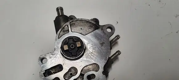 Volkswagen PASSAT B6 Vacuum pump 03G145209C