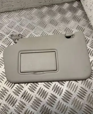 Nissan Juke I F15 Sun visor