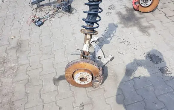 Volkswagen Tiguan Front wheel hub spindle knuckle