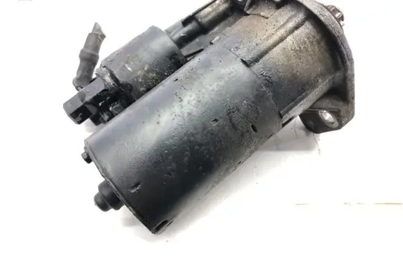 Volkswagen Golf IV Starter motor 0001121006