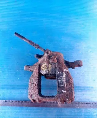 Volkswagen Crafter Rear brake caliper Y04127