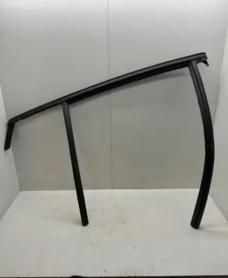 Volvo C40 Rubber seal rear door window/glass 