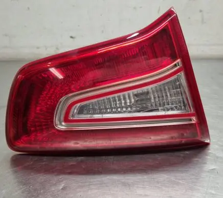 Tailgate rear/tail lights