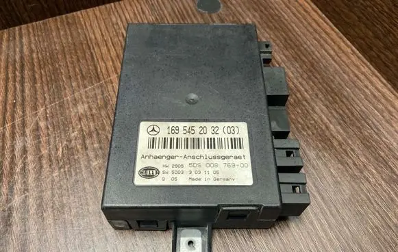 Mercedes-Benz C W203 Tow bar trailer control unit/module 1695452032