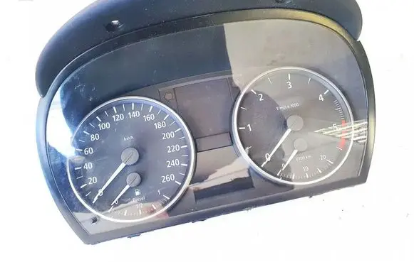 BMW 3 E90 E91 Speedometer (instrument cluster) 697465901 691004965