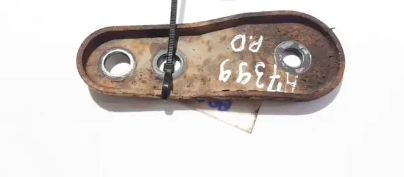 Radiator mount bracket