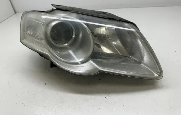 Volkswagen PASSAT B6 Headlight/headlamp