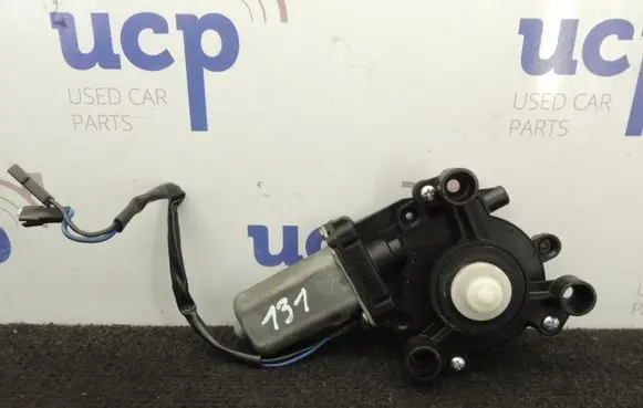 Volkswagen Golf IV Front door window regulator motor D131