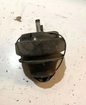 Volvo V70 Engine mount bracket 9485551