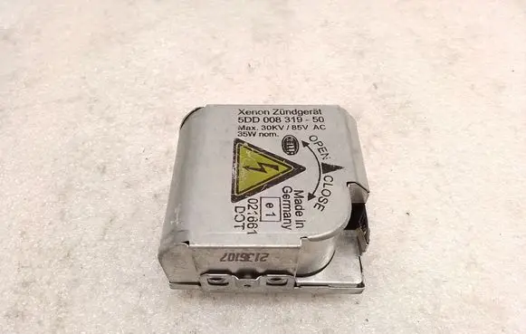 Headlight ballast module Xenon