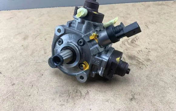 Fuel injection high pressure pump