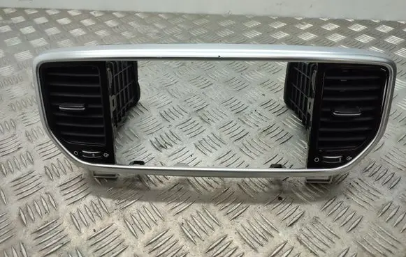 KIA Sportage Dash center air vent grill