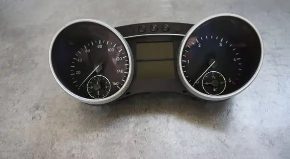 Mercedes-Benz GL X164 Speedometer (instrument cluster) A1645403447