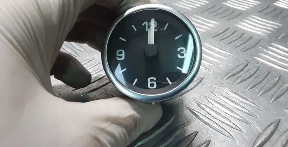 Land Rover Range Rover Sport L320 Clock AH4215000AH