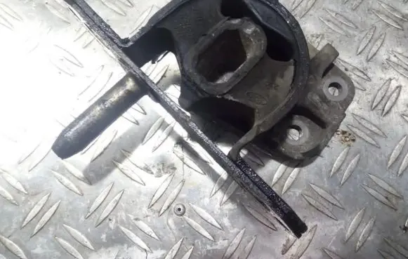 Ford Escort Engine mount bracket 97kb6b032ae 97kb-6b032-ae